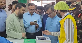 নারায়ণগঞ্জের টেক্সটাইল শিল্পপল্লী ঘুরে দেখলেন শিল্প-বস্ত্র ও পাটমন্ত্রী